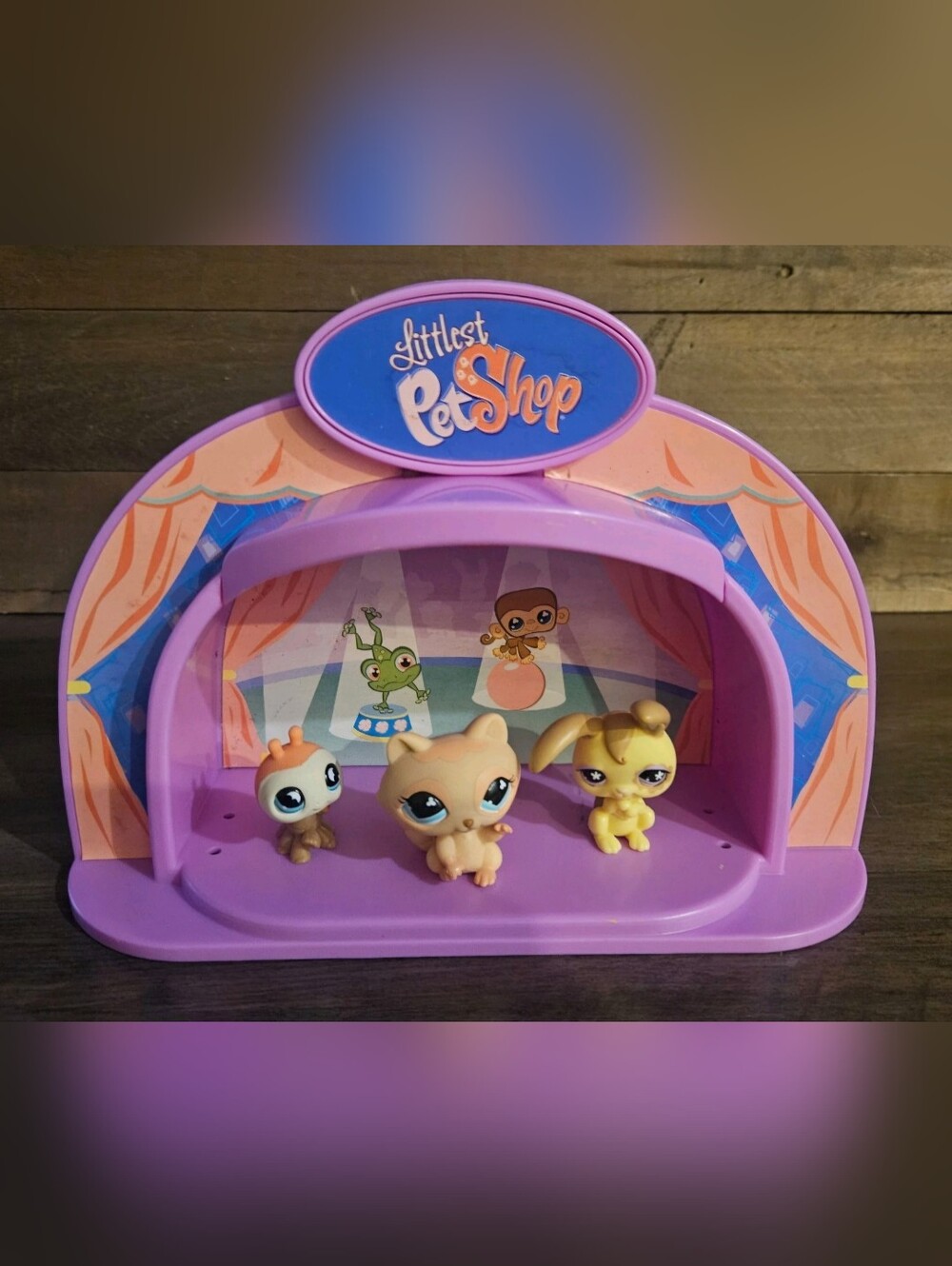 Littlest Pet Shop Purple Play Stage with Beige, Yellow & Peach Pets